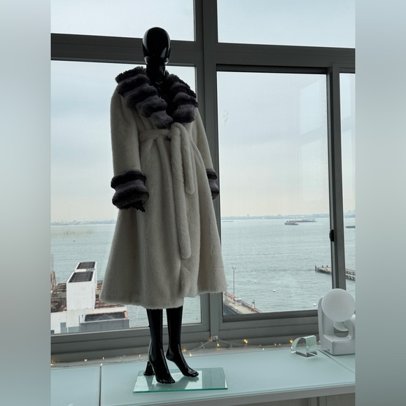 Glitz Creamand Gray Faux Fur Trim Coat